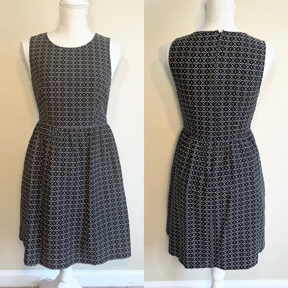 Madewell 4 Dress Fit & Flare Sleeveless Black White Embroidered Pockets Stretch